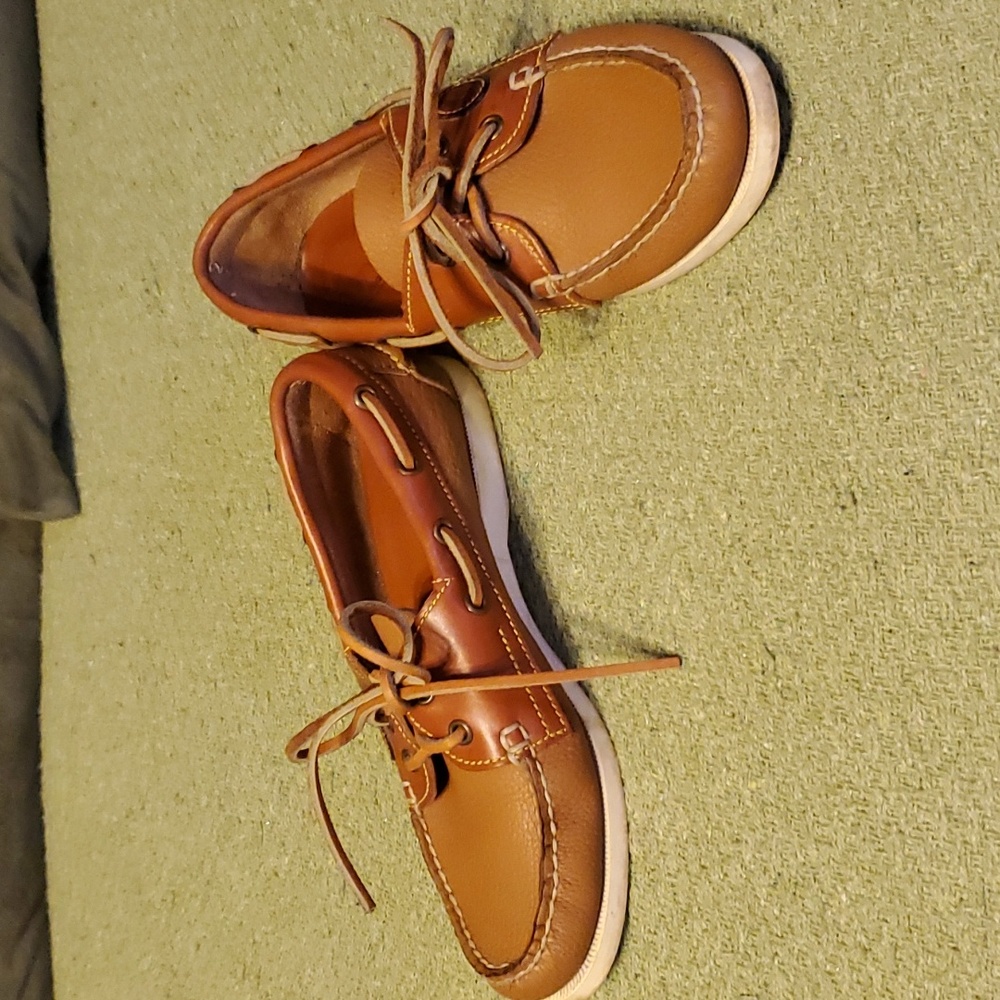 Dooney & Bourke leather deck shoes in tan sz 6 great used condition. Vintage.